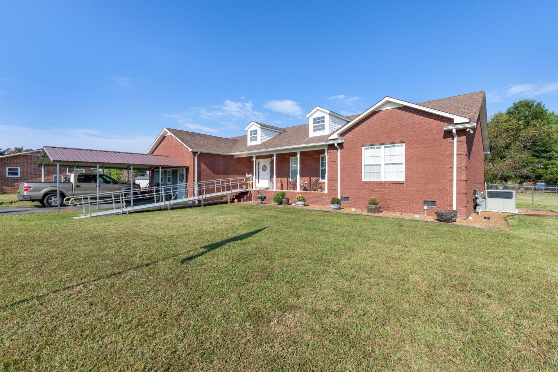 493 Maple Springs Rd , Manchester, TN 37355 Main Photo