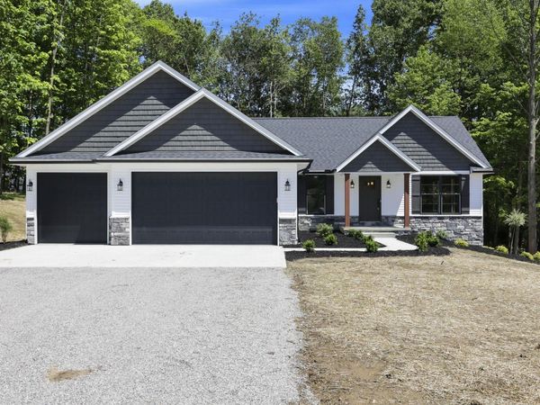 14362 Monroe Mills Rd, Howard, OH 43028