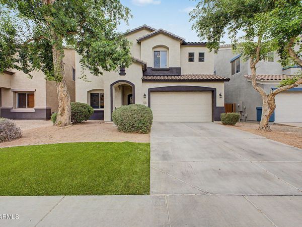 910 W SAGUARO Lane, San Tan Valley, AZ 85143