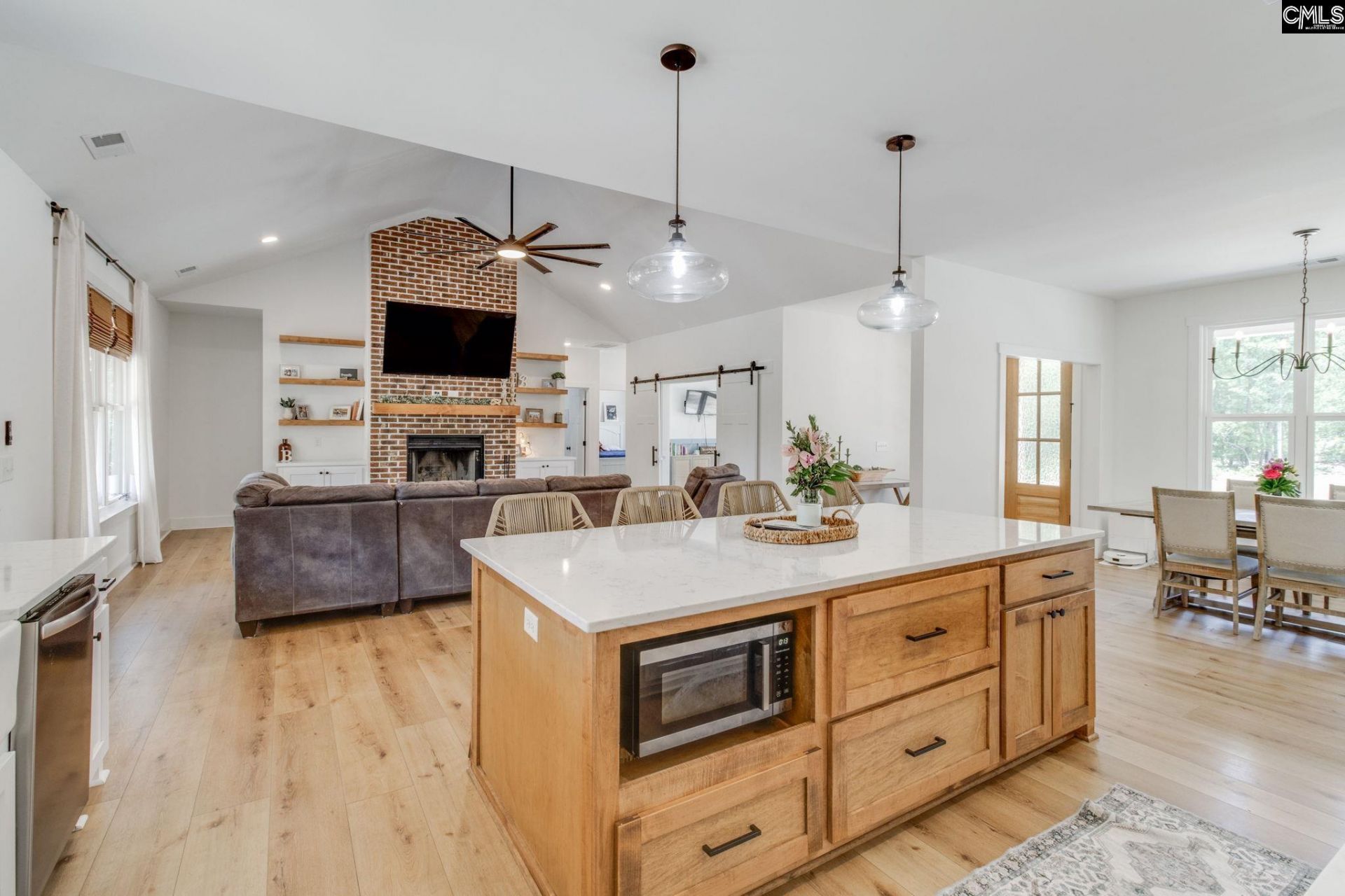 465 Mustang Road Photo 12