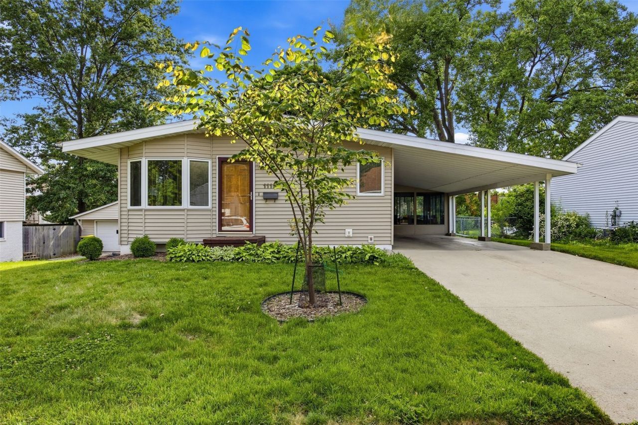 1115 Carver Street, Iowa City, IA 52240 Main Photo