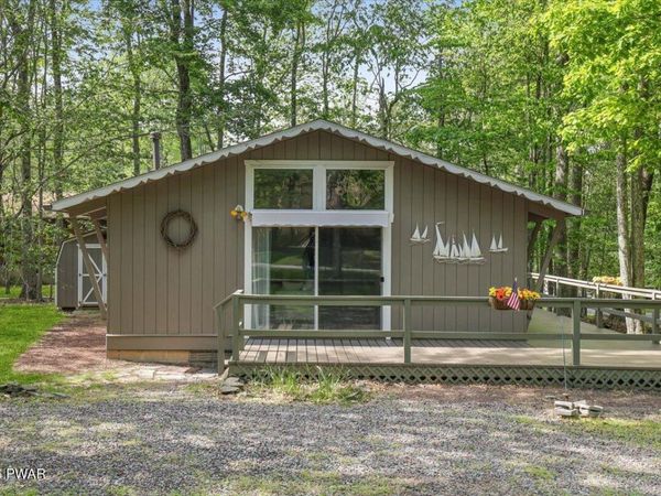 1004 Canoochee Court, Lake Ariel, PA 18436