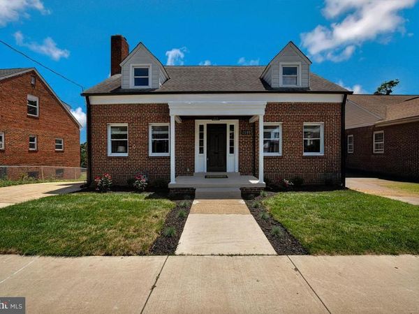 2105 QUEENS CHAPEL ROAD , HYATTSVILLE, MD 20782