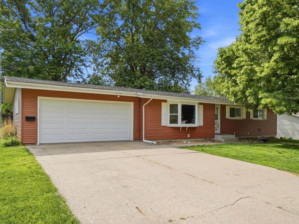 119 Centennial Drive, Mediapolis, IA 52637
