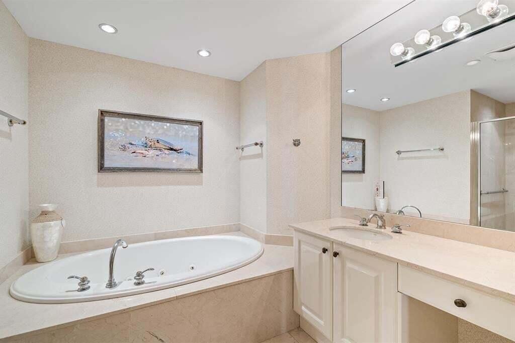 800 Ocean Drive, Unit 1104, Juno Beach, FL 33408 Photo