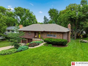 2423 N 100 Street , Omaha, NE 68134