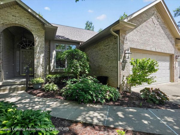 3342 Canopy Drive, DeWitt, MI 48820