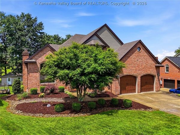 39 Cedar Drive, Hurricane, WV 25526