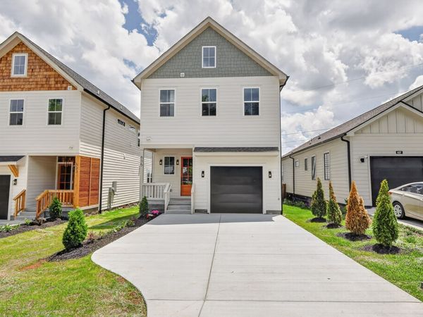 635 Clairidge Dr , Nashville, TN 37214