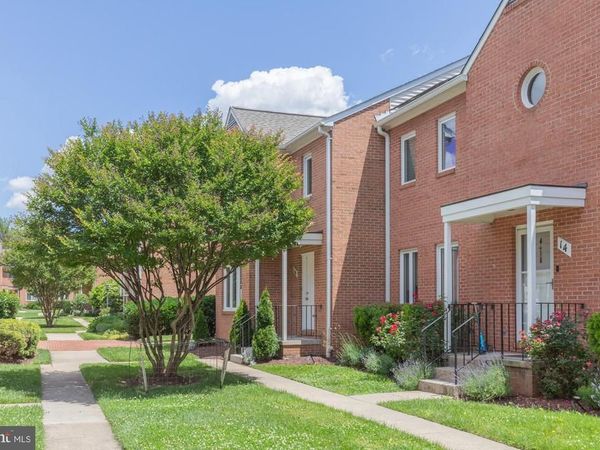 16 ROCKCREST CIRCLE, ROCKVILLE, MD 20851