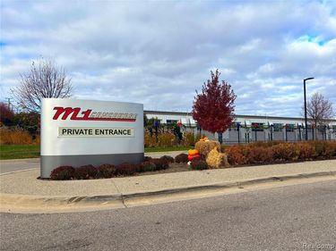 57 Pit Lane , Pontiac, MI 48341