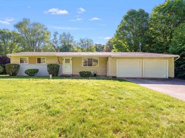 5943 S 6th Street, Kalamazoo, MI 49009