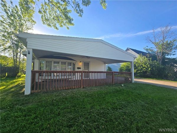 1004 Enola Road , Grand Island, NY 14072