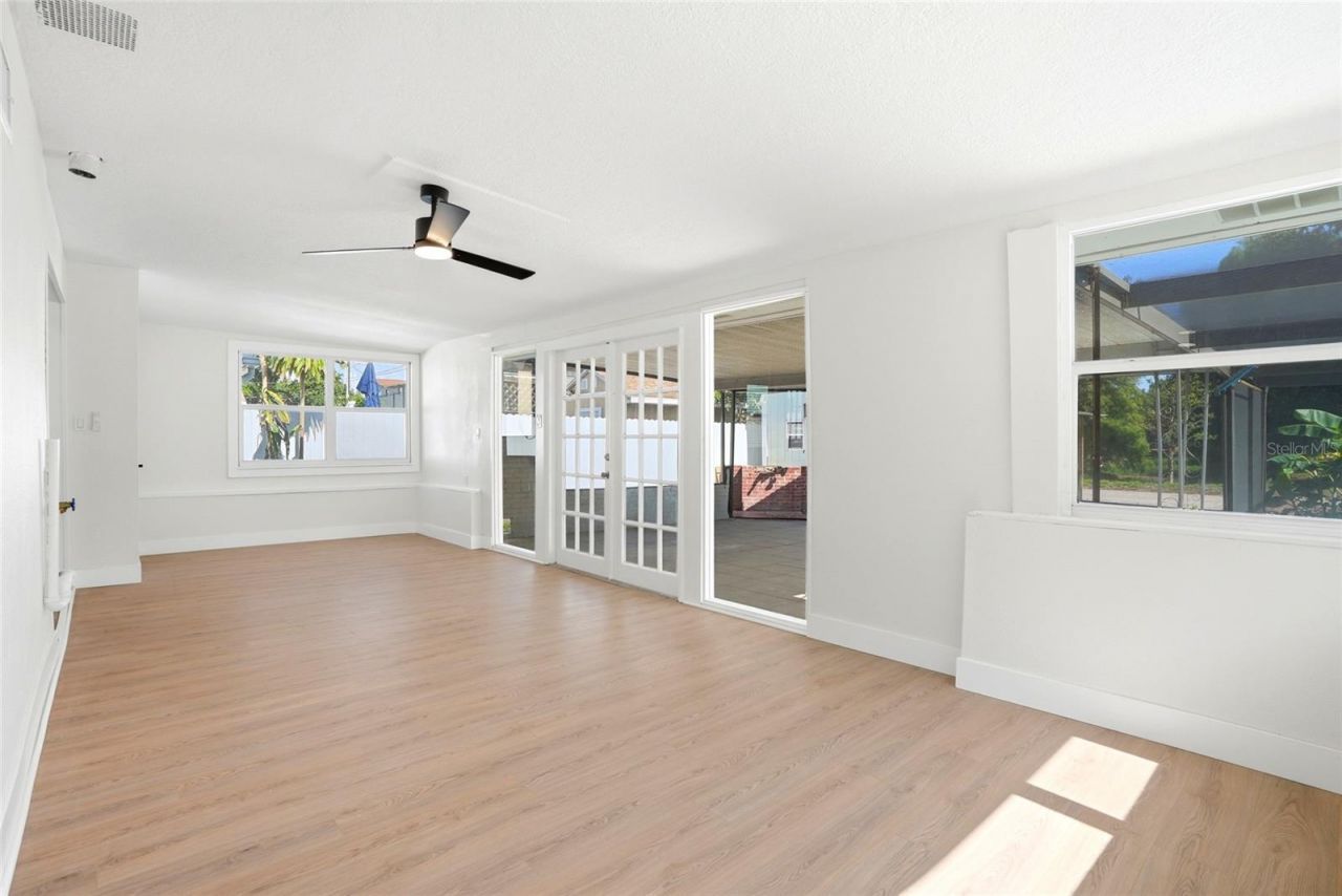 695 41st Street N, Saint Petersburg, FL 33713 Photo