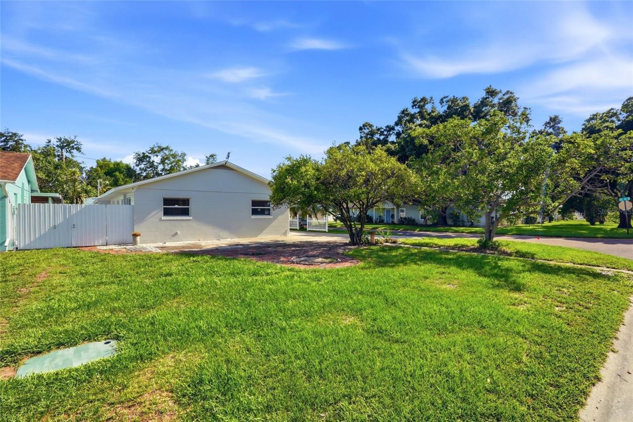 695 41st Street N, Saint Petersburg, FL 33713 Photo