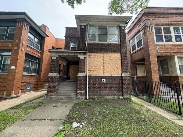 4821 W Washington Boulevard , Chicago, IL 60644