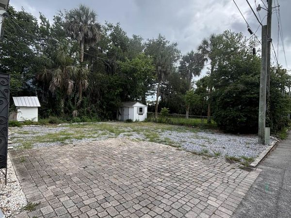 52 E San Carlos Ave, St Augustine, FL 32084