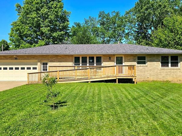 951 Dresden, Mansfield, OH 44905
