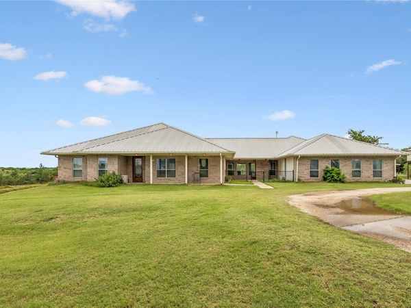 341 Windmill HL, Salado, TX 76571