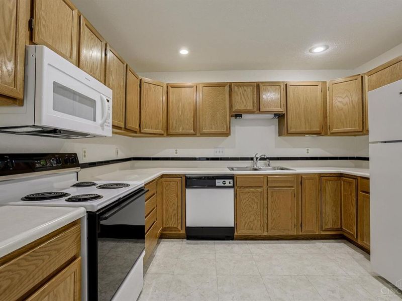 4341 Regency Ridge Court, Unit 303, Green Township, OH 45248 Photo 12