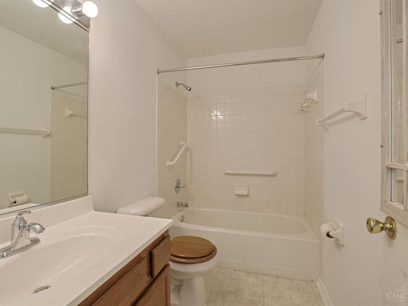 4341 Regency Ridge Court, Unit 303, Green Township, OH 45248 Photo 21