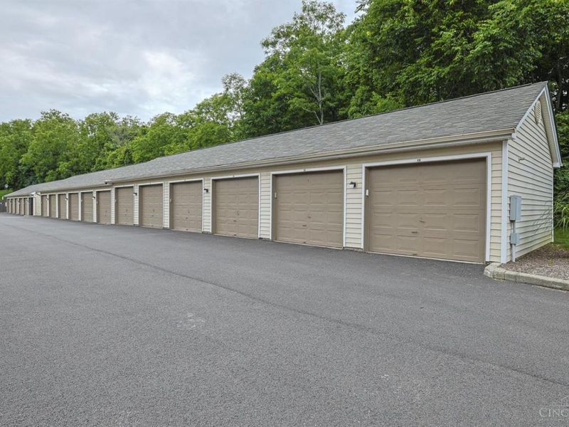 4341 Regency Ridge Court, Unit 303, Green Township, OH 45248 Photo 25