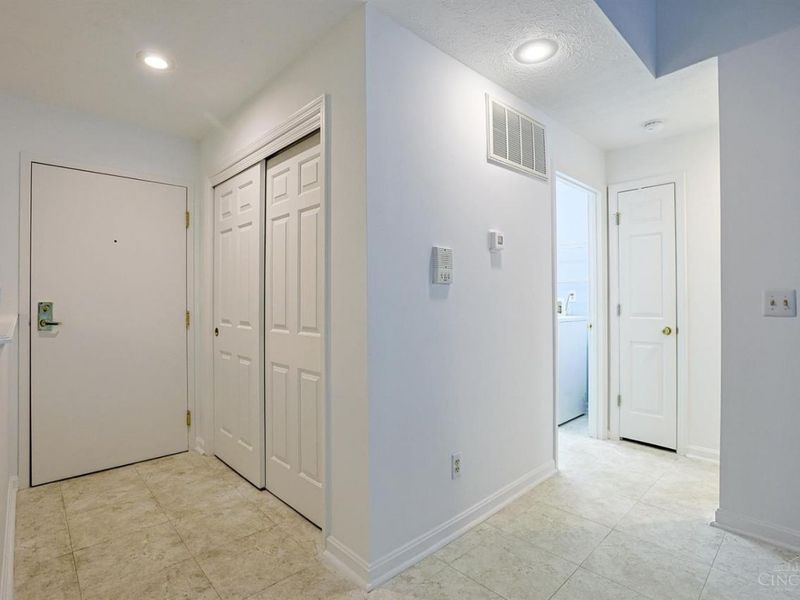 4341 Regency Ridge Court, Unit 303, Green Township, OH 45248 Photo 4