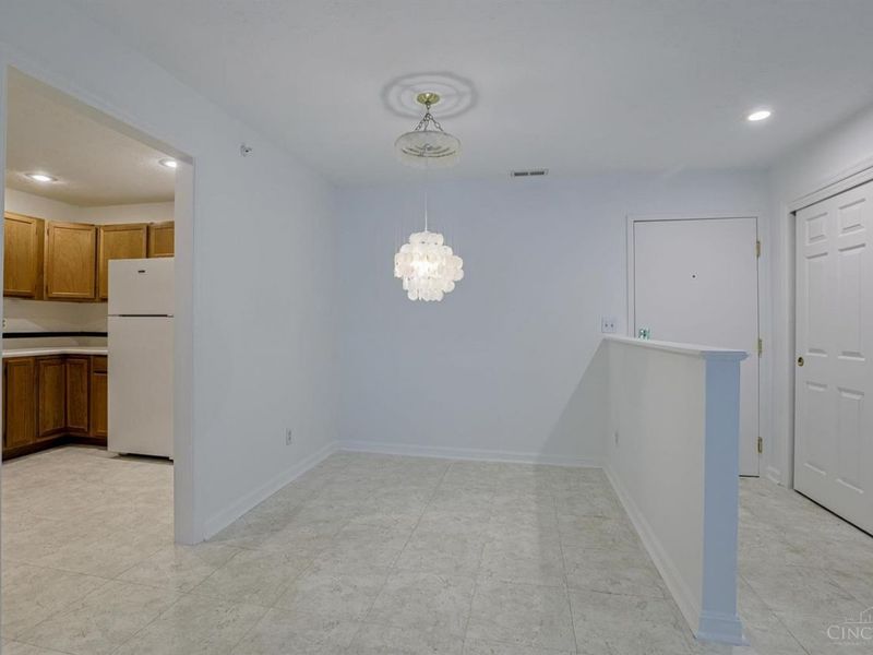 4341 Regency Ridge Court, Unit 303, Green Township, OH 45248 Photo 9