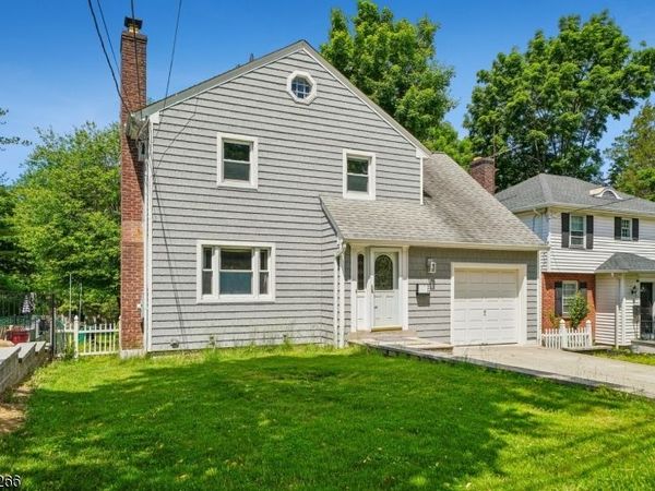 29 Laurel Ave, Livingston, NJ 07039