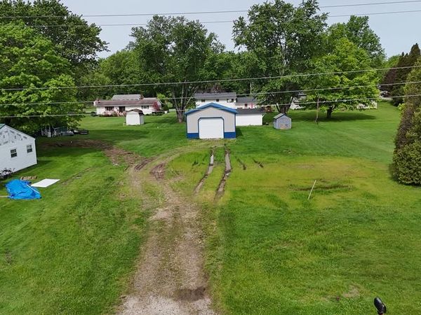 987 Becky Drive, Mansfield, OH 44905