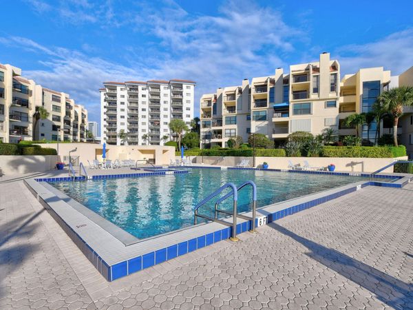 364 Golfview Road, Unit 506, North Palm Beach, FL 33408
