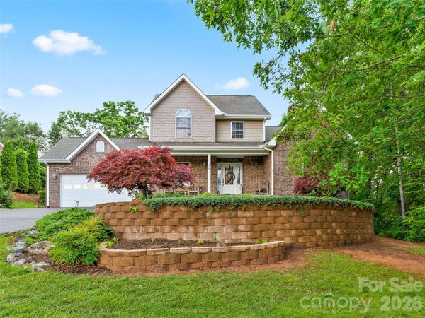 40 Hope Road, Weaverville, NC 28787