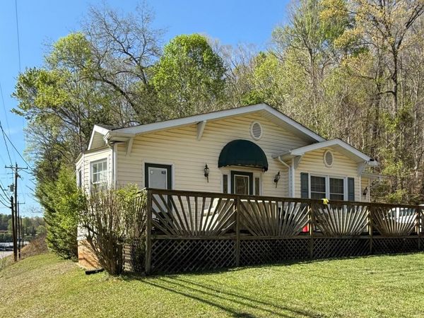 880 N Main Street , Marion, NC 28752