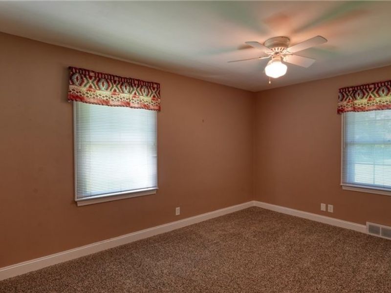 3955 Frazeysburg Road, Zanesville, OH 43701 Photo 11