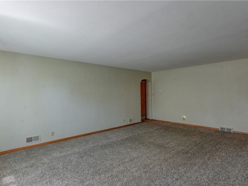 3955 Frazeysburg Road, Zanesville, OH 43701 Photo 4