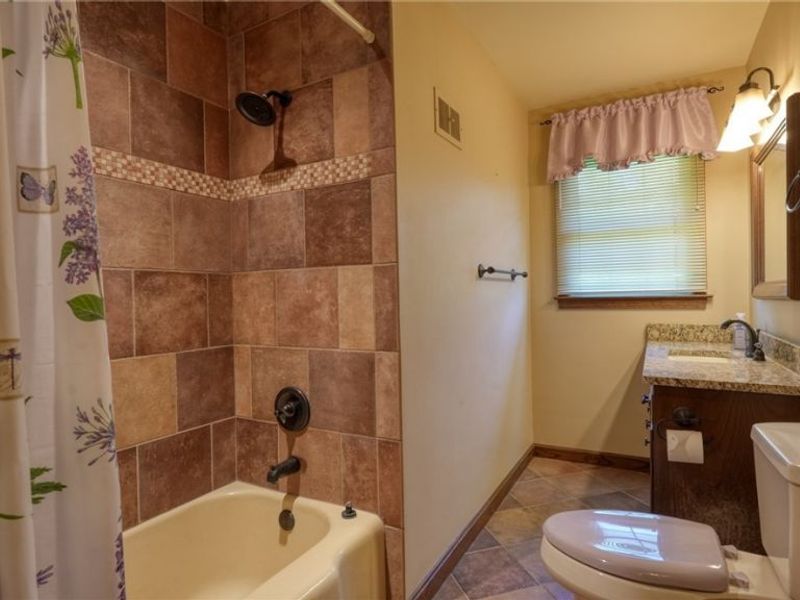 3955 Frazeysburg Road, Zanesville, OH 43701 Photo 9