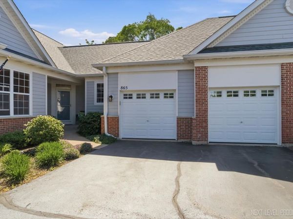 865 Cambridge Drive , Batavia, IL 60510