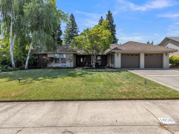 1856 Ridgeview Dr, Roseville, CA 95661