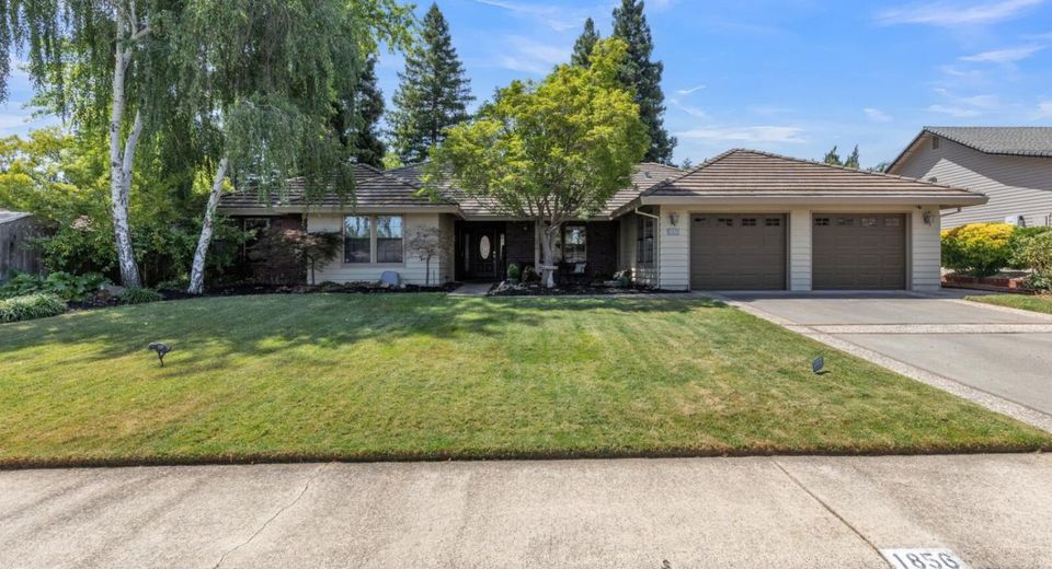 1856 Ridgeview Dr, Roseville, CA 95661 Photo