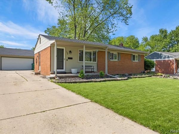 154 Nichols Drive, Saline, MI 48176