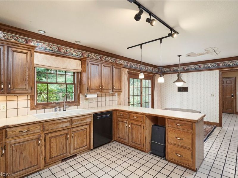 853 Robinwood Hills Drive , Bath, OH 44333 Photo 14