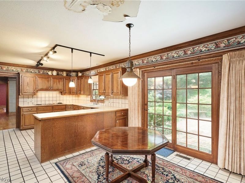 853 Robinwood Hills Drive , Bath, OH 44333 Photo 16