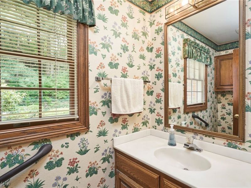 853 Robinwood Hills Drive , Bath, OH 44333 Photo 17