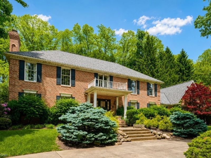 853 Robinwood Hills Drive , Bath, OH 44333 Photo 2