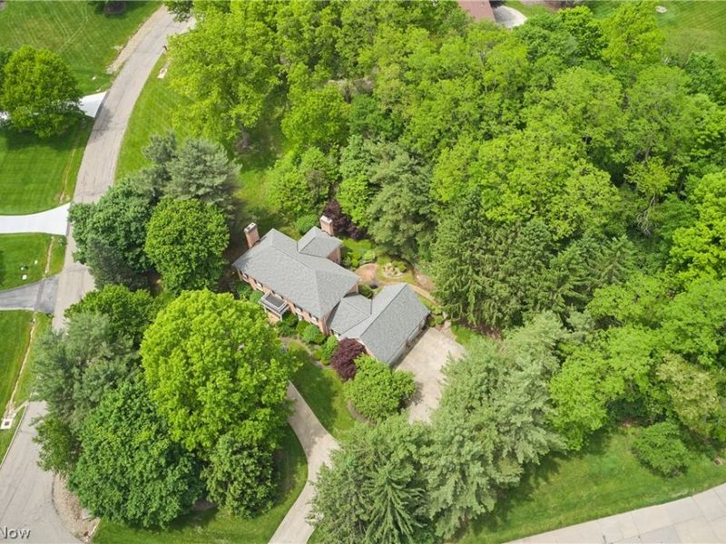 853 Robinwood Hills Drive , Bath, OH 44333 Photo 33