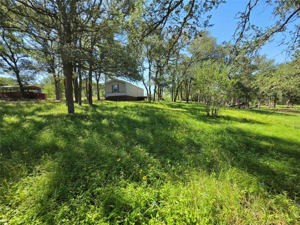 113 Valley LN, Smithville, TX 78957