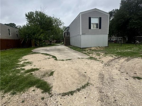 1405 River Road , San Marcos, TX 78666