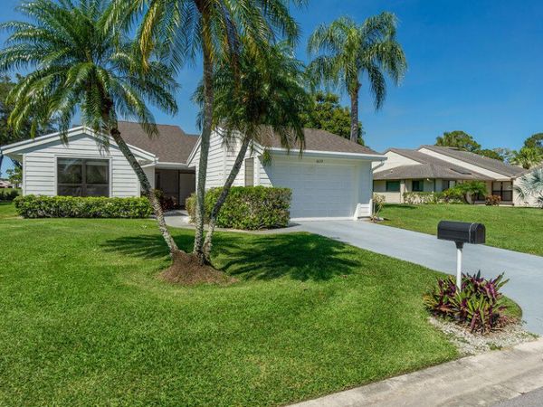 6672 S Pine Court, Palm Beach Gardens, FL 33418