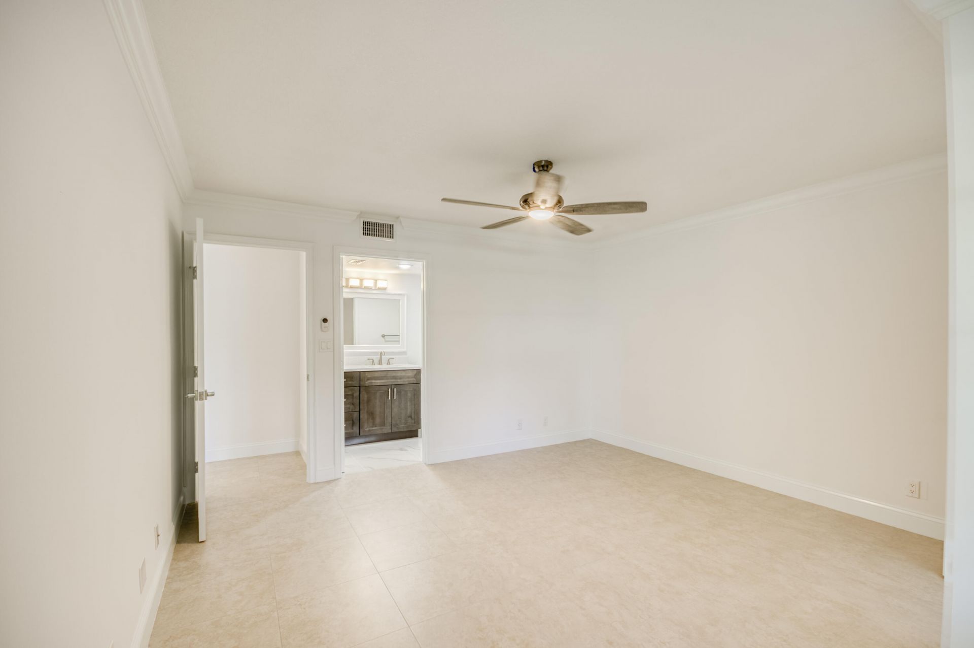 6865 Huntington Lane, Unit 105, Delray Beach, FL 33446 Photo