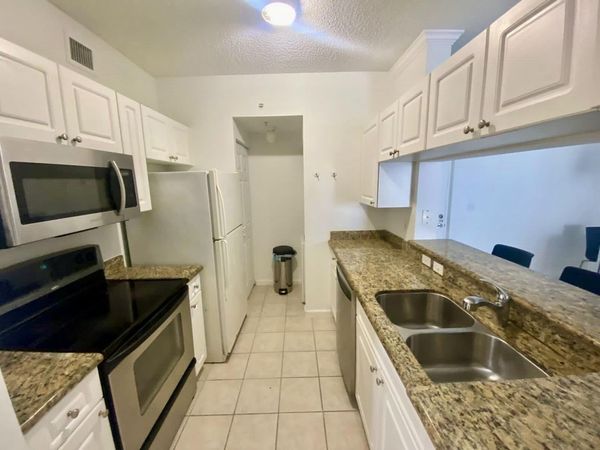 17100 N Bay Road, Unit 1911, Sunny Isles Beach, FL 33160
